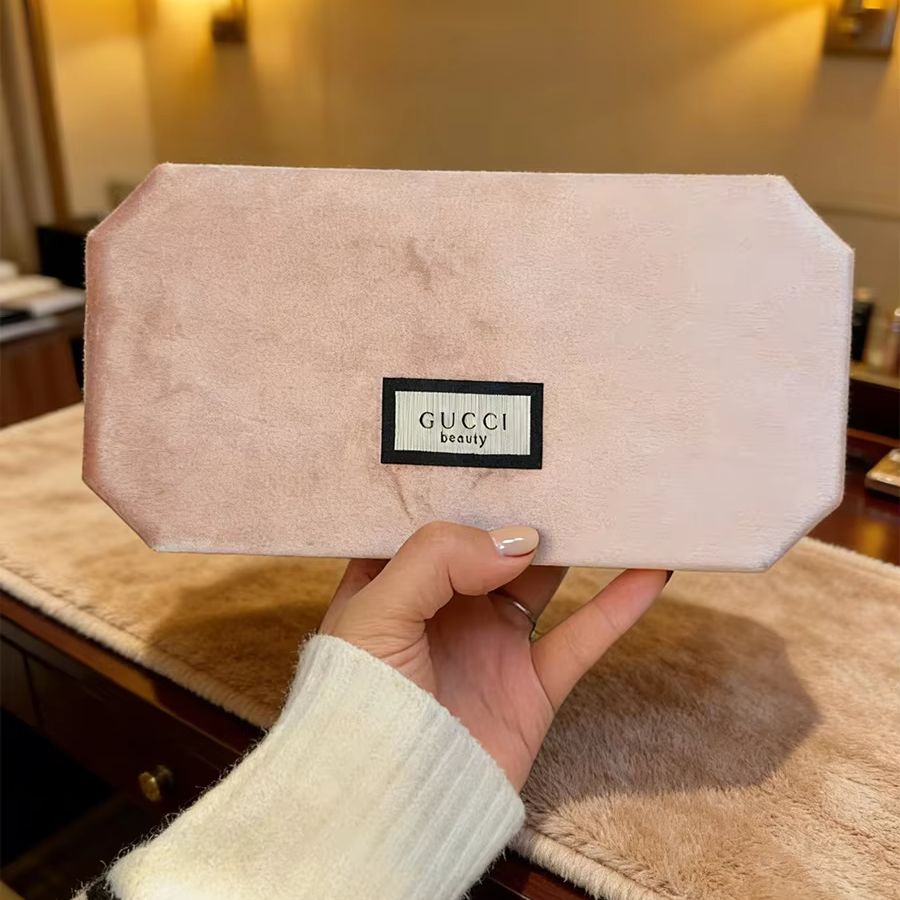 Bolso de Gucci, caja octogonal - Ysl Beauty Makeup reseña y precio